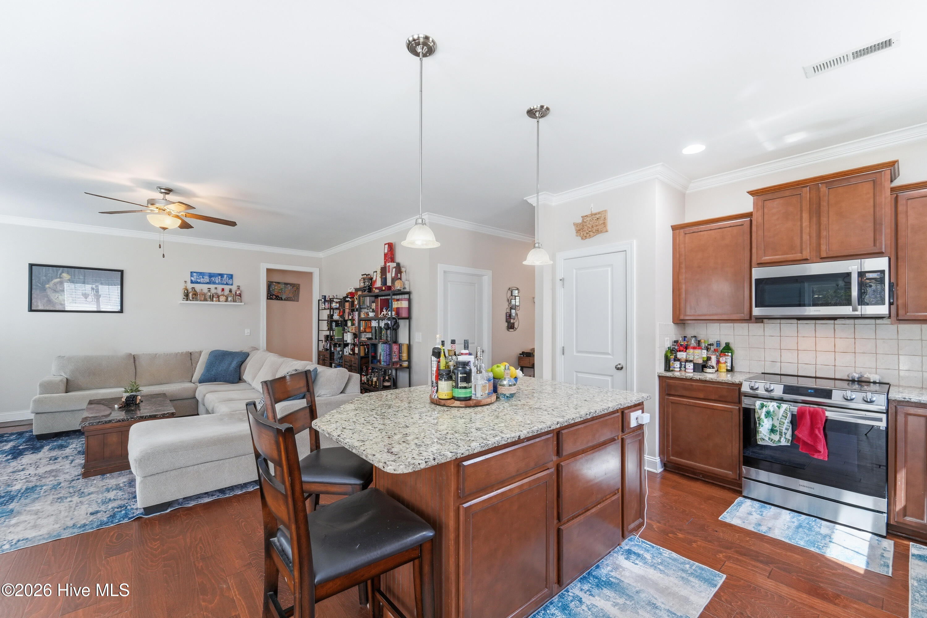 476 Landsdowne Circle