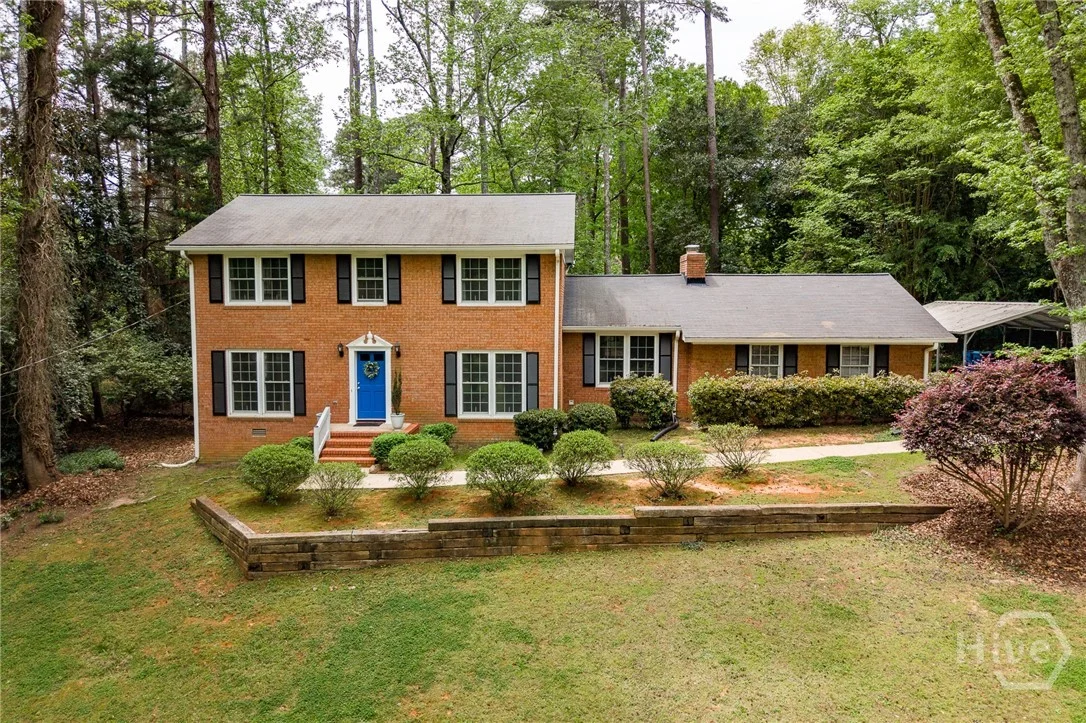 140 Rollingwood Drive