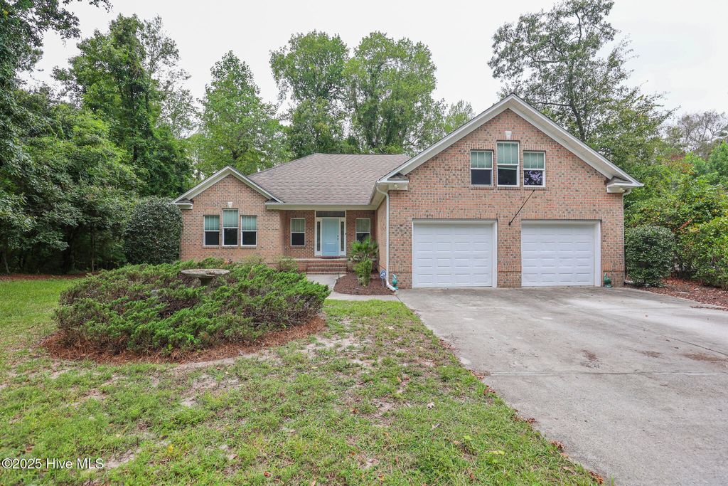 Photo of 107 Ridge Road, Hampstead, NC 28443 (MLS # 100530782)