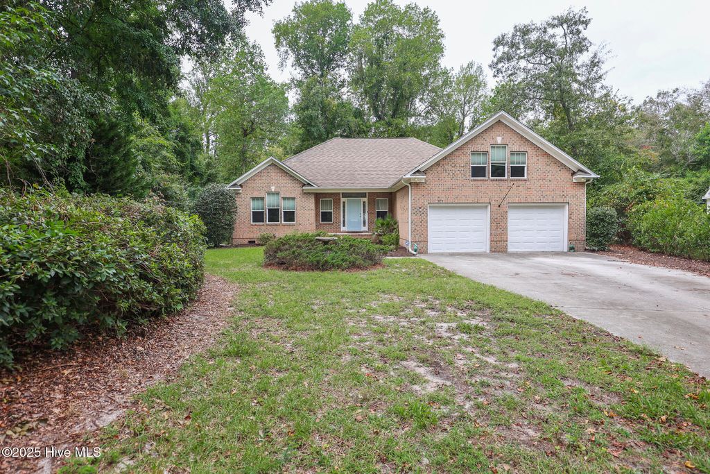 Photo of 107 Ridge Road, Hampstead, NC 28443 (MLS # 100530782)