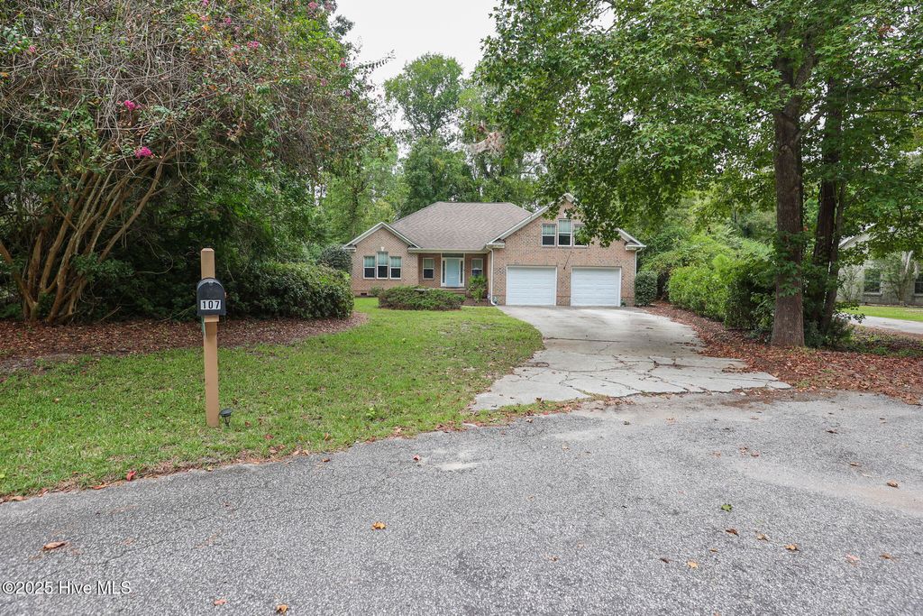 Photo of 107 Ridge Road, Hampstead, NC 28443 (MLS # 100530782)