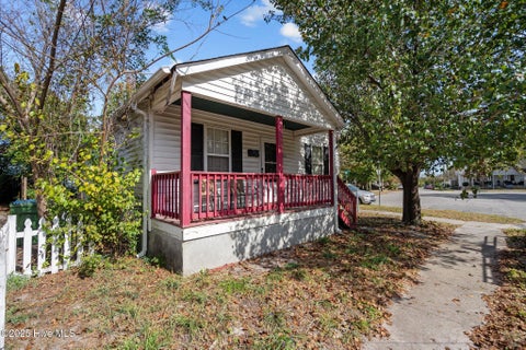 Homes For Sale - 819 Grace Street<br/> Wilmington, NC 28401