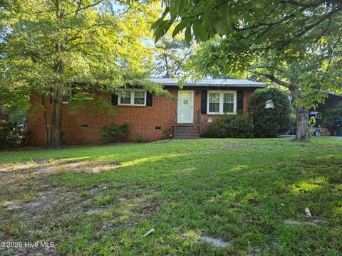 Homes For Sale - 1002 Jefferson Street<br/> Richmond County, Hamlet, NC 28345