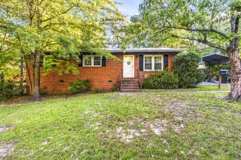 Homes For Sale - 1002 Jefferson Street<br/> Richmond County, Hamlet, NC 28345