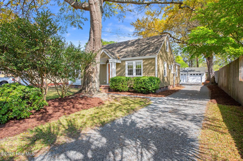 Photo of 4123 Peachtree Avenue, Wilmington, NC 28403 (MLS # 100564809)