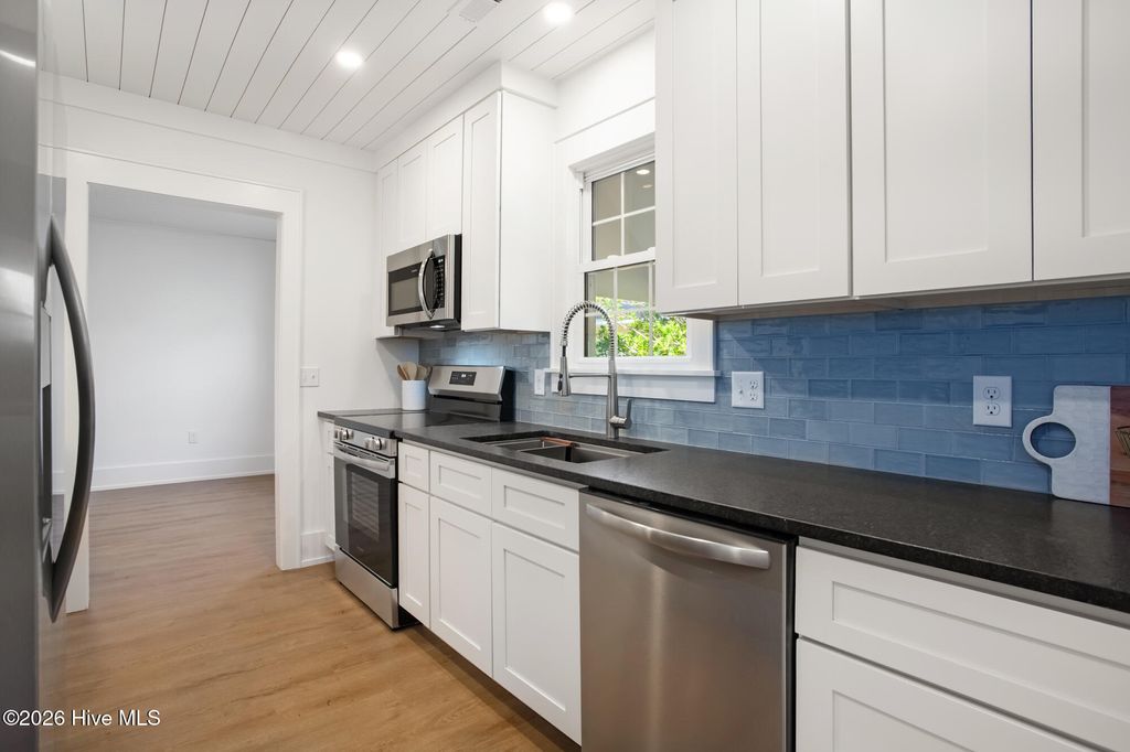 Photo of 4123 Peachtree Avenue, Wilmington, NC 28403 (MLS # 100564809)