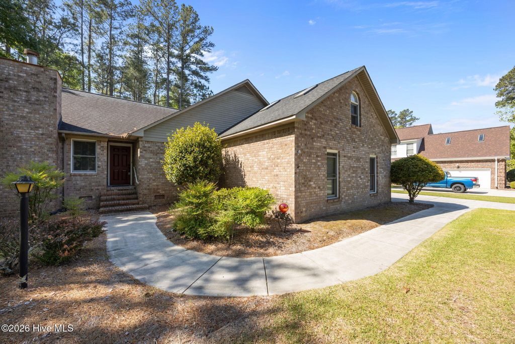 Photo of 120 Saint Andrews Circle, New Bern, NC 28562 (MLS # 100568270)