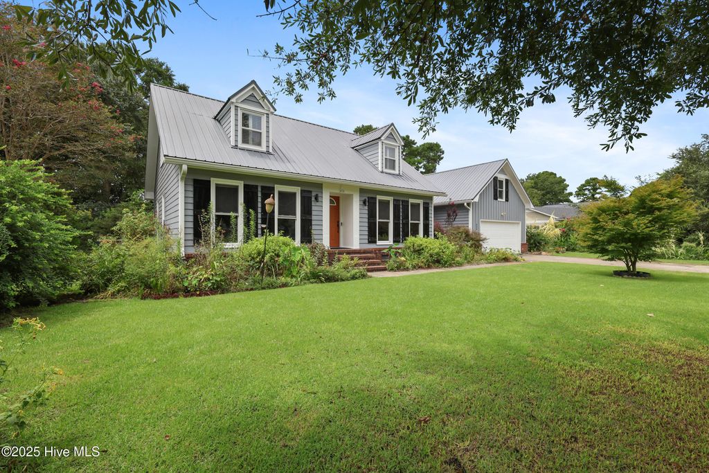 Photo of 434 Semmes Drive, Wilmington, NC 28412 (MLS # 100525369)