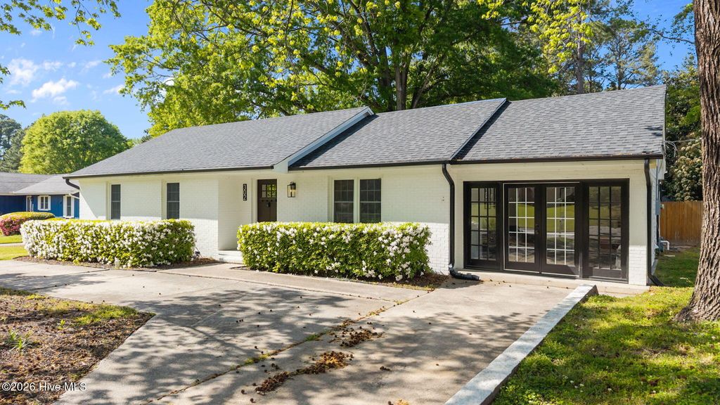 Photo of 302 Ridge Road NW, Wilson, NC 27896 (MLS # 100566488)