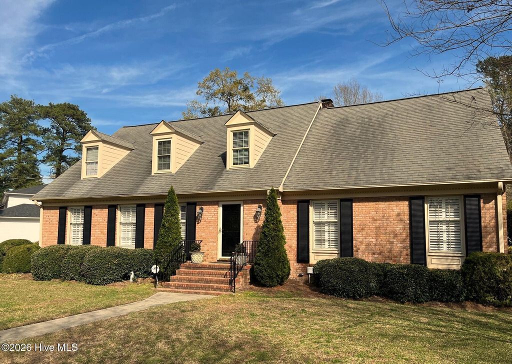 Photo of 2001 Cambridge Drive, Kinston, NC 28504 (MLS # 100561688)