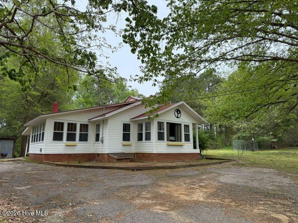 Photo of 2177 Boney Mill Road, Clinton, NC 28328 (MLS # 100566240)