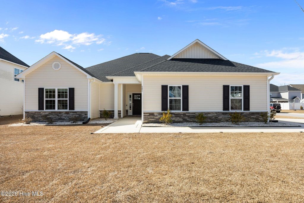 Photo of 601 Tybee Trail, Sneads Ferry, NC 28460 (MLS # 100556491)