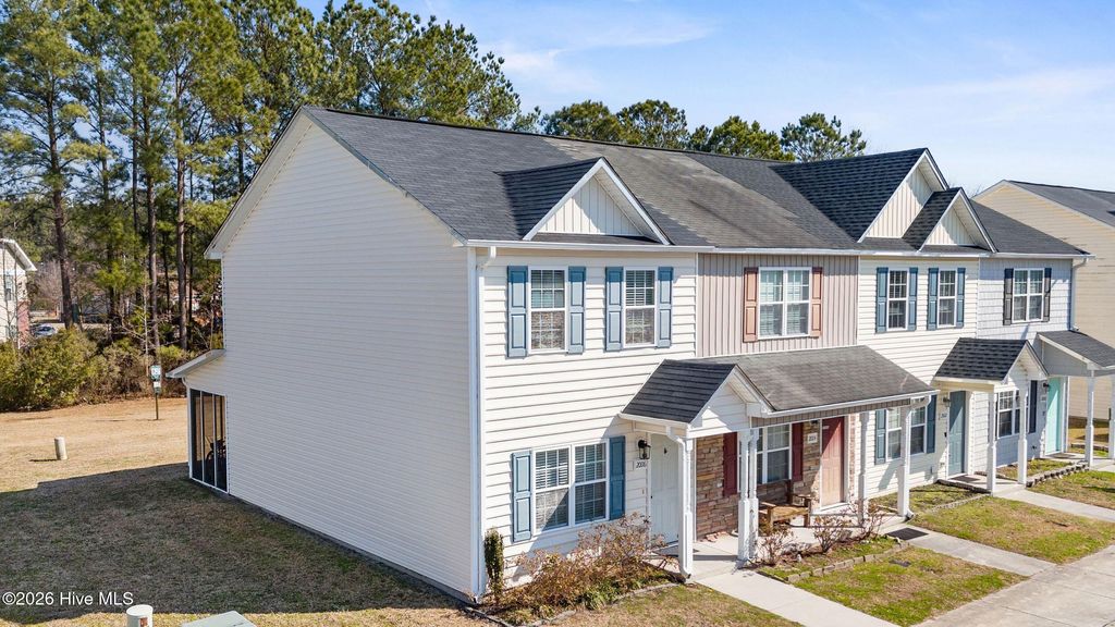 Photo of 2006 Grandeur Avenue, Jacksonville, NC 28546 (MLS # 100554013)