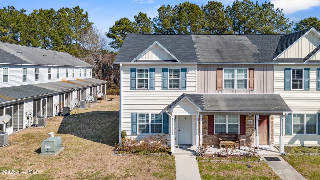 Photo of 2006 Grandeur Avenue, Jacksonville, NC 28546 (MLS # 100554013)