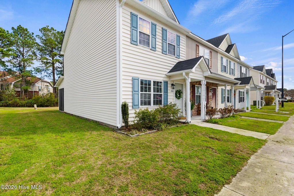 Photo of 2006 Grandeur Avenue, Jacksonville, NC 28546 (MLS # 100554013)