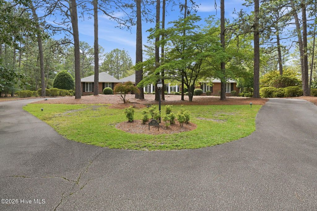 Photo of 210 Quail Hollow Drive, Pinehurst, NC 28374 (MLS # 100577586)