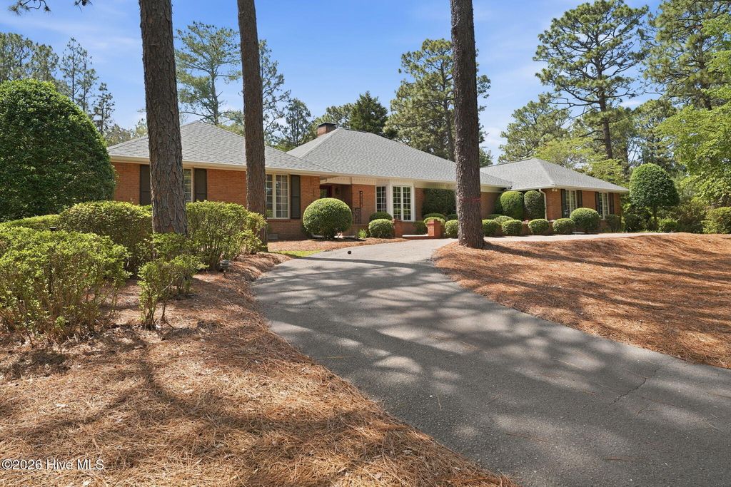Photo of 210 Quail Hollow Drive, Pinehurst, NC 28374 (MLS # 100577586)