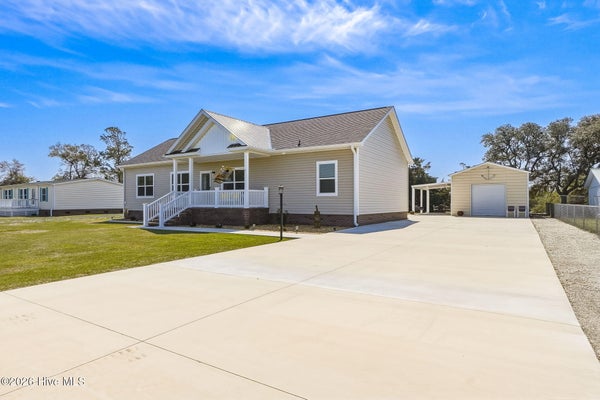 204 NELSON ST, HARKERS ISLAND, NC 28531 - Image e79c2be4a6afa5bb769a0fbc2e465385/165233664