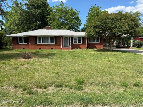 Homes For Sale - 219 Fourth Street<br/> Ayden, NC 28513