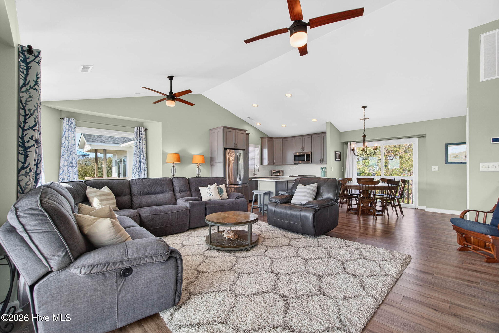 1125 S Topsail Drive