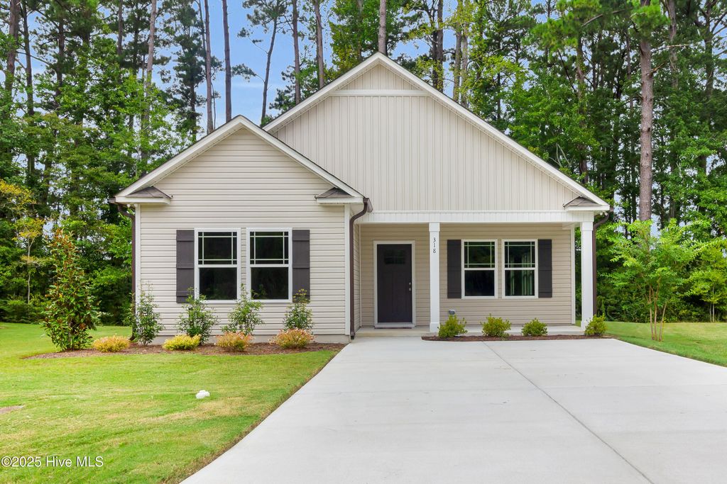 Photo of 318 Camp Creek Drive, Oriental, NC 28571 (MLS # 100529908)
