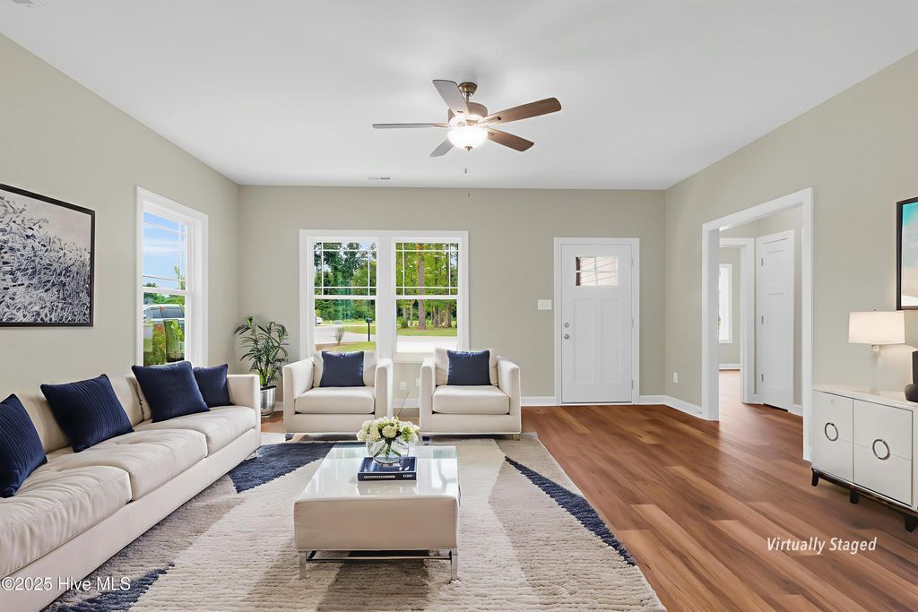 Photo of 318 Camp Creek Drive, Oriental, NC 28571 (MLS # 100529908)