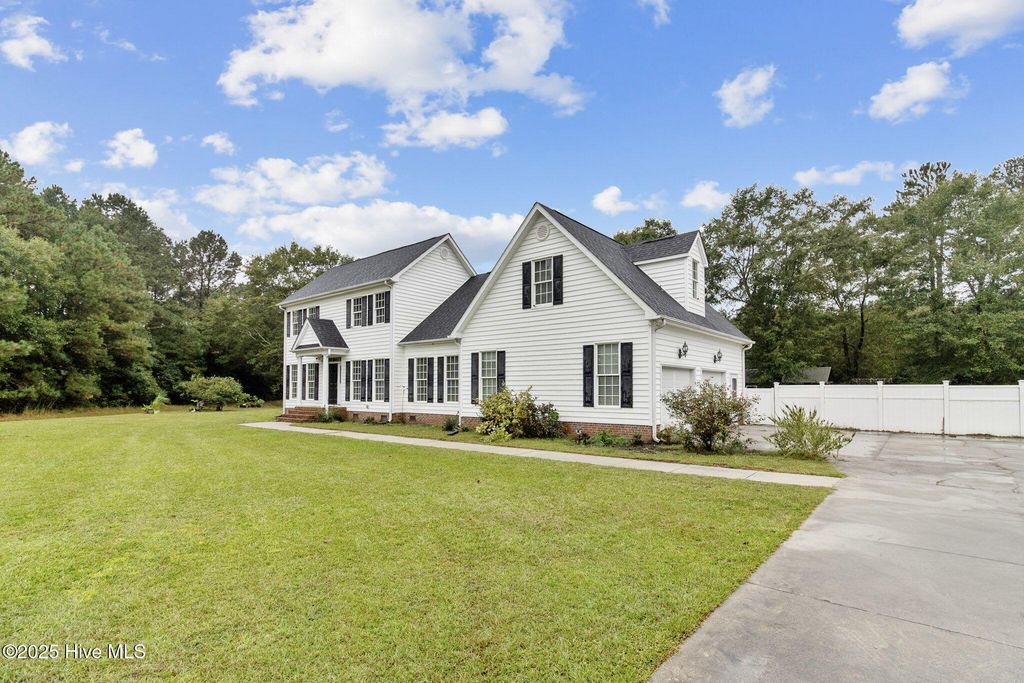 Photo of 224 Oak Hill Drive, Dunn, NC 28334 (MLS # 100540541)