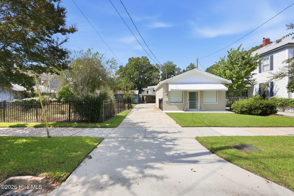 Photo of 1307 North Pasteur Street, New Bern, NC 28560 (MLS # 100601615)