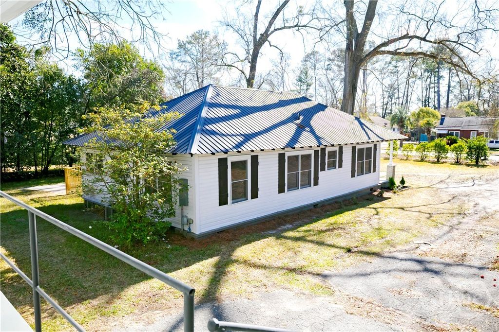 Photo of 58 Nelson, Savannah, GA 31408 (MLS # SA347986)
