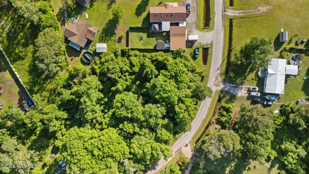 Photo of 122 Oriental Court, Newport, NC 28570 (MLS # 100545686)