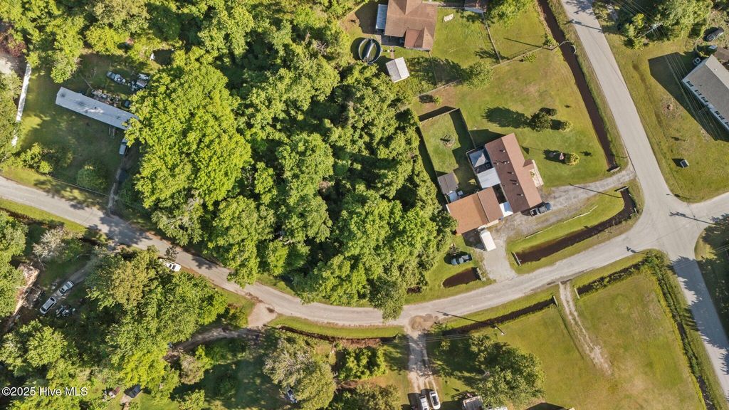 Photo of 122 Oriental Court, Newport, NC 28570 (MLS # 100545686)