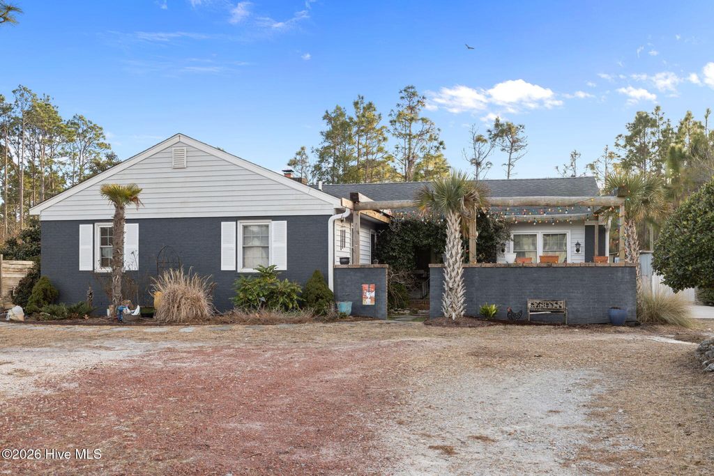Photo of 713 James Drive, Newport, NC 28570 (MLS # 100557094)