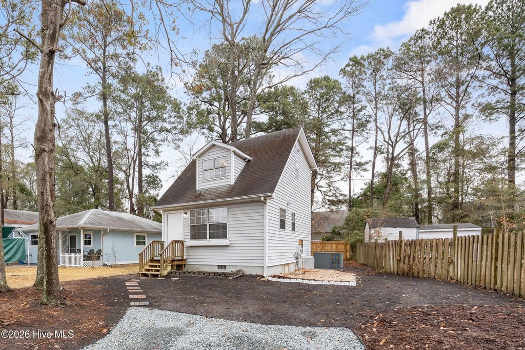 Photo of 133 New Bern Street, Wilmington, NC 28403 (MLS # 100553328)