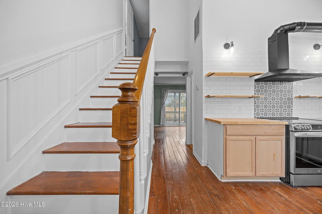 Photo of 133 New Bern Street, Wilmington, NC 28403 (MLS # 100553328)