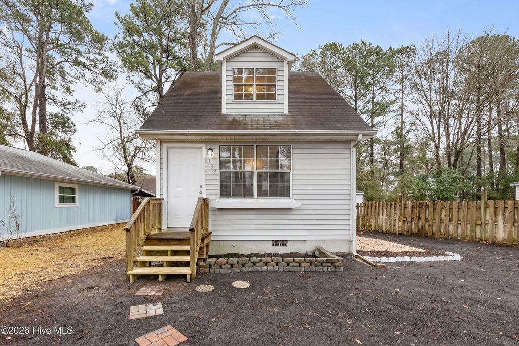 Photo of 133 New Bern Street, Wilmington, NC 28403 (MLS # 100553328)