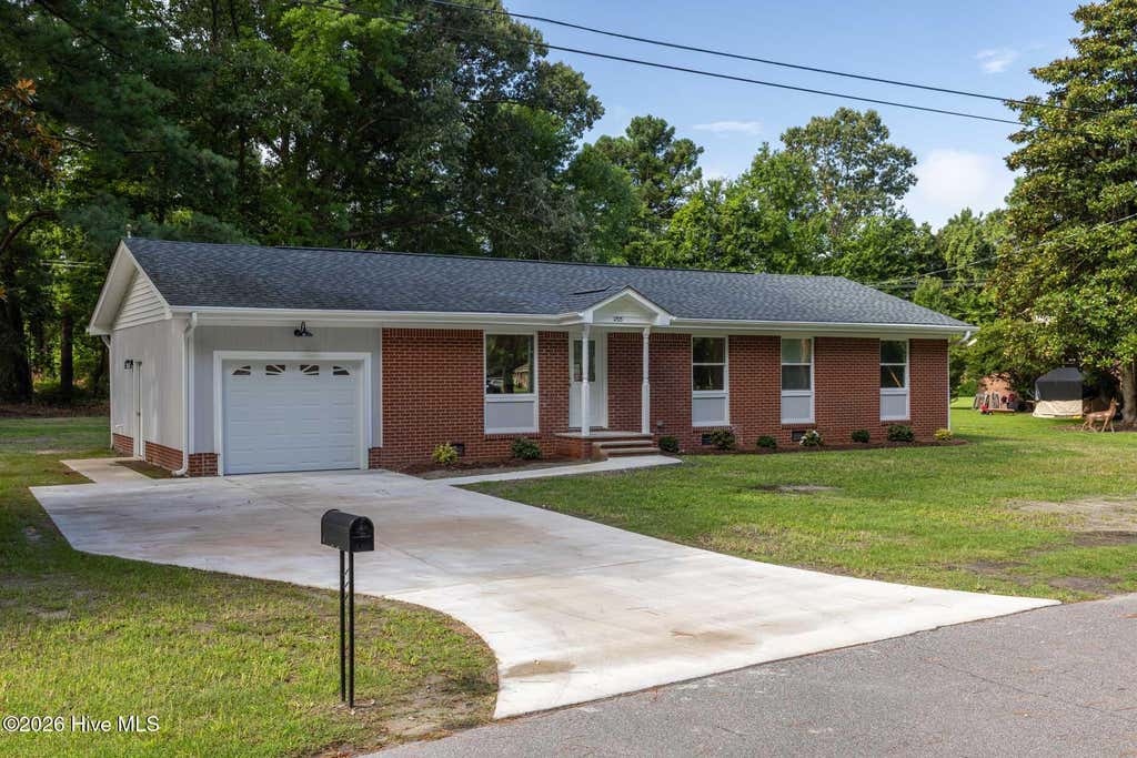 Photo of 1705 Brookridge Drive, Elizabeth City, NC 27909 (MLS # 100594394)