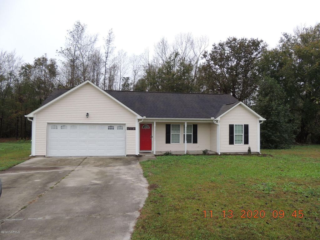 Photo of 506 Southwest Ridge Drive, Richlands, NC 28574 (MLS # 100568752)