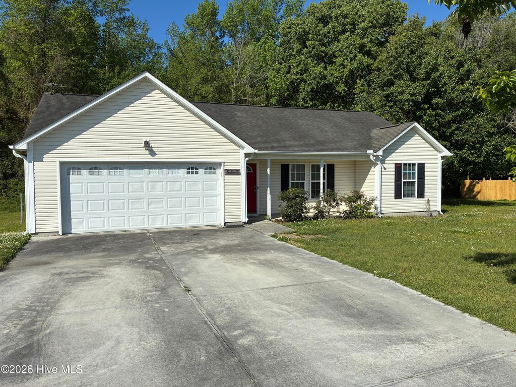Photo of 506 Southwest Ridge Drive, Richlands, NC 28574 (MLS # 100568752)