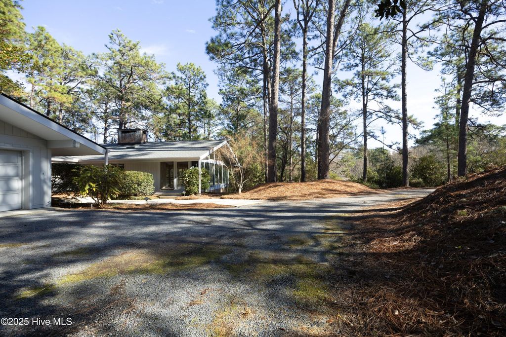 Photo of 170 Quail Hollow Drive, Pinehurst, NC 28374 (MLS # 100545414)