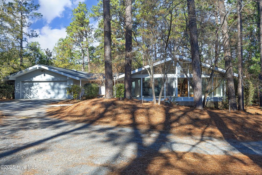 Photo of 170 Quail Hollow Drive, Pinehurst, NC 28374 (MLS # 100545414)