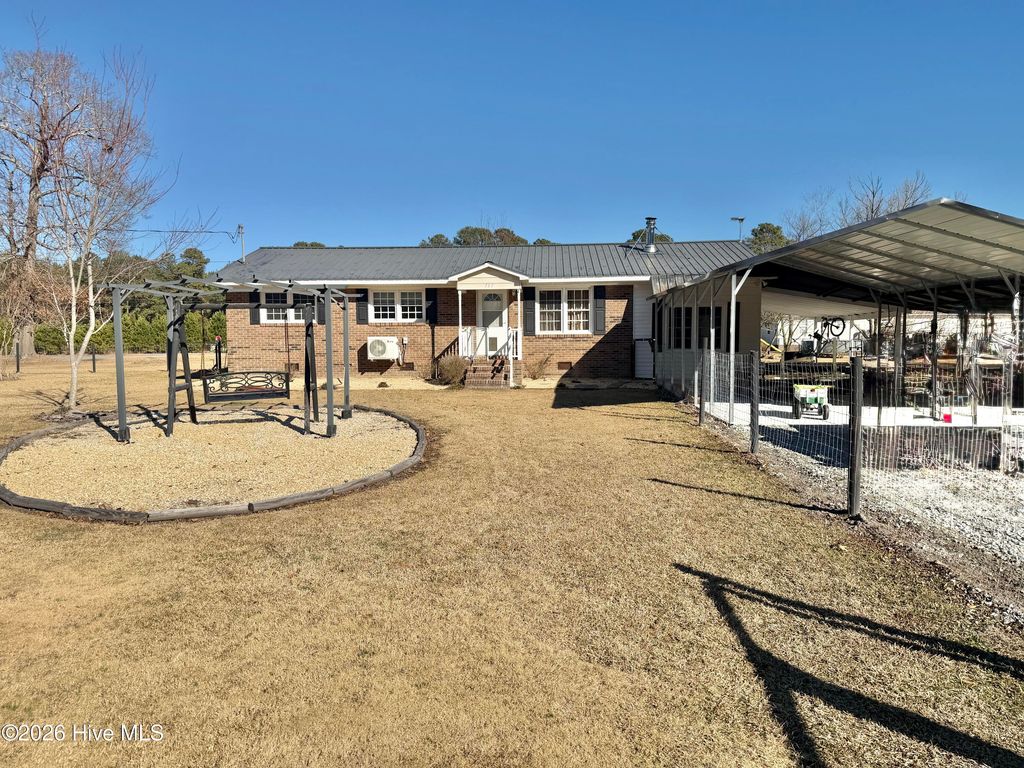 Photo of 737 Garland Avenue, Kinston, NC 28504 (MLS # 100549829)