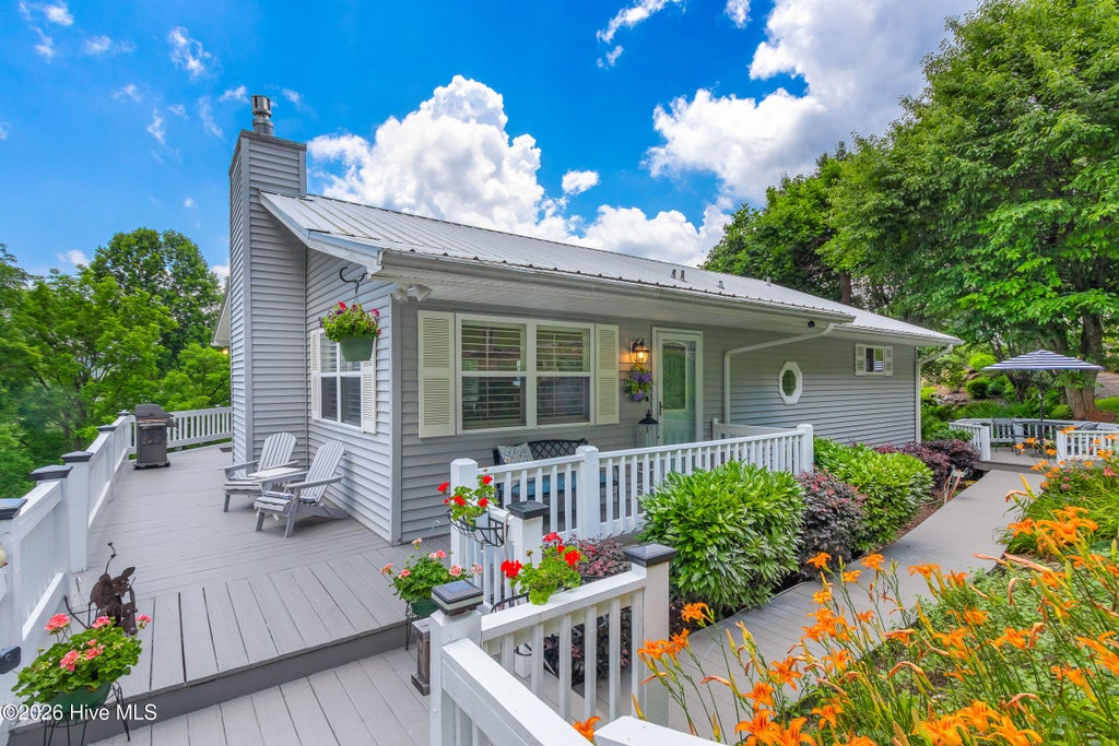 Photo of 1938 Lakeview Summit Drive, Young Harris, GA 30582 (MLS # 100583770)