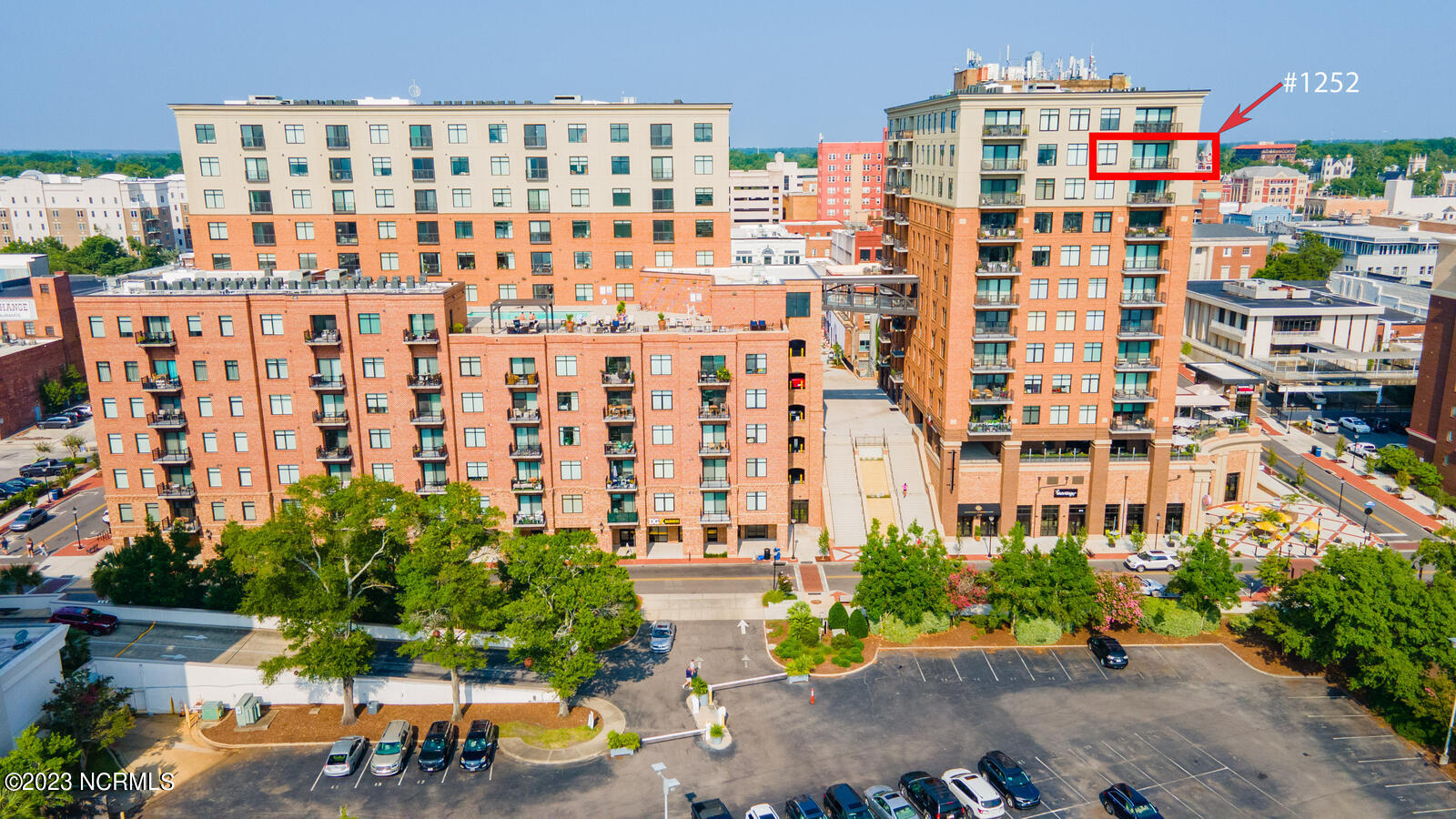 240 N Water Street 1252