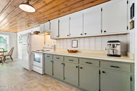 Tiny photo for 602 E Wilmington Street, Burgaw, NC 28425 (MLS # 100593184)