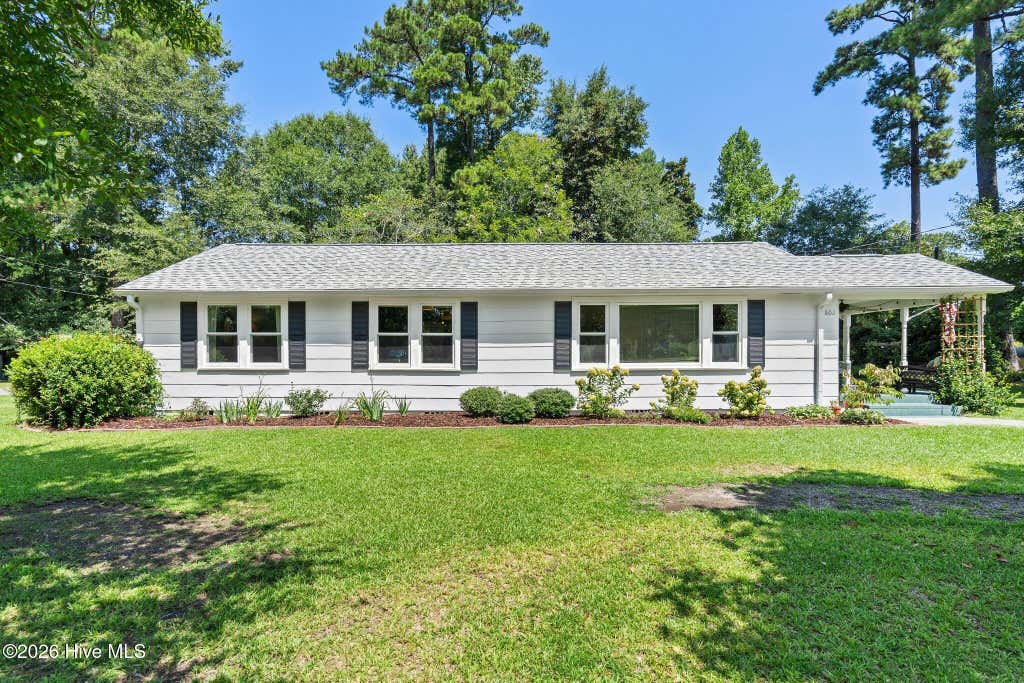Photo of 602 E Wilmington Street, Burgaw, NC 28425 (MLS # 100593184)