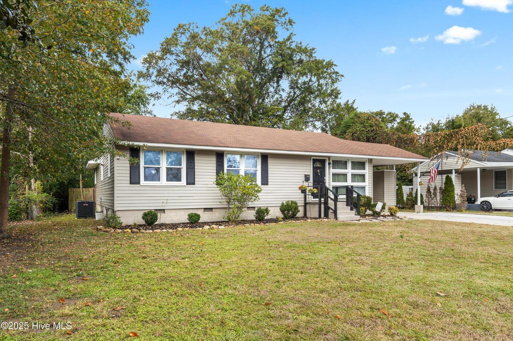 Photo of 611 Jarman Street, Jacksonville, NC 28540 (MLS # 100538734)