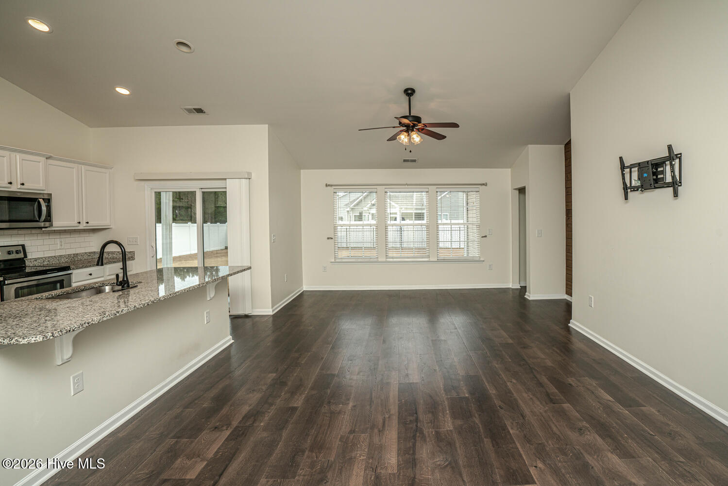 929 Brewster Court SW