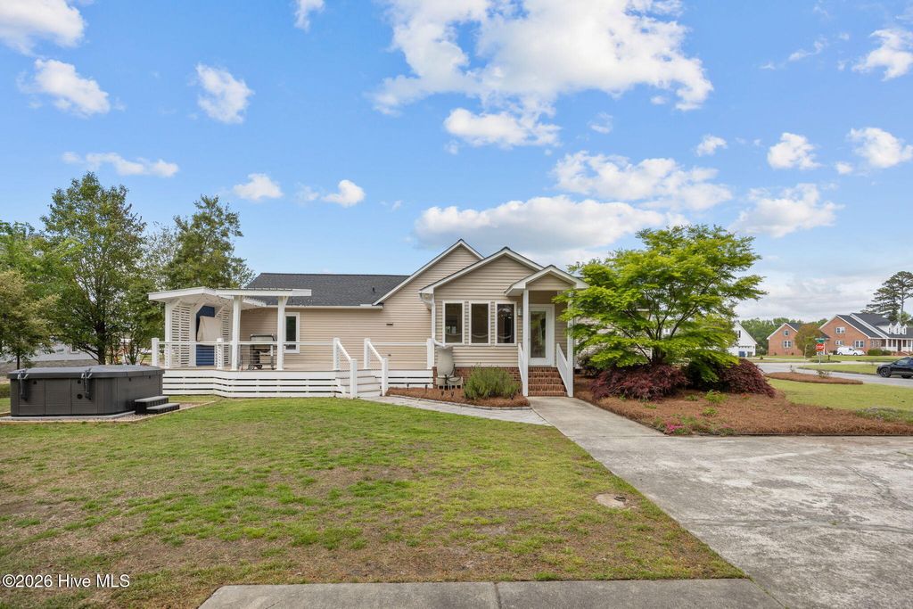 Photo of 107 Northwood Road, Washington, NC 27889 (MLS # 100566416)