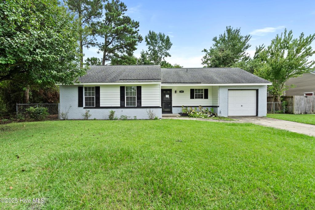 Photo of 203 Dennis Road, Jacksonville, NC 28546 (MLS # 100523596)