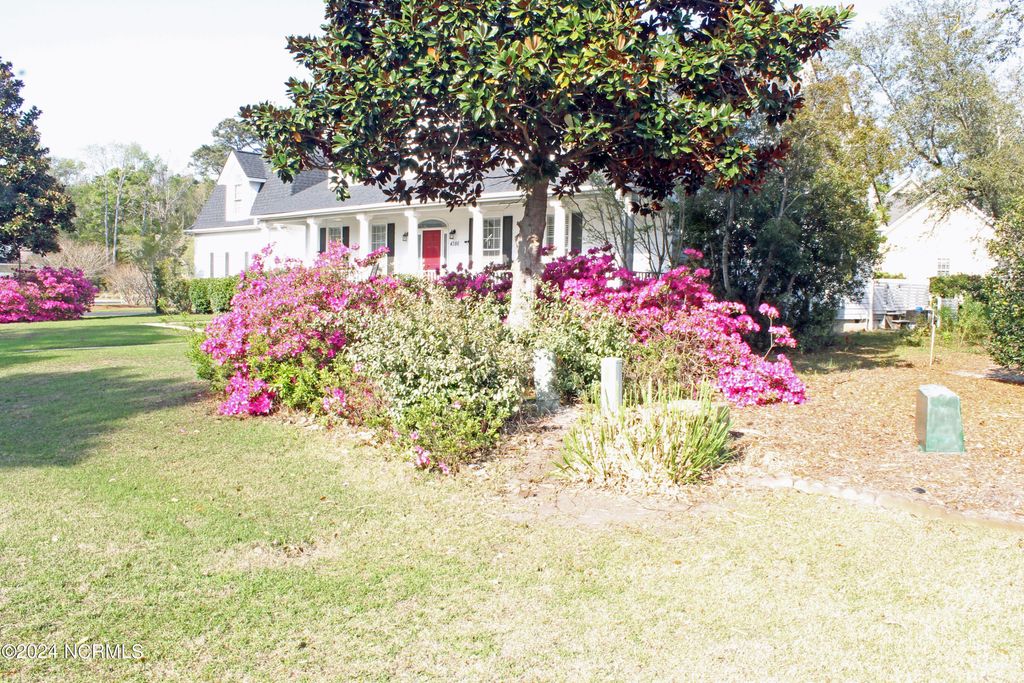 Photo of 4386 Harbortown Circle SE, Southport, NC 28461 (MLS # 100436643)